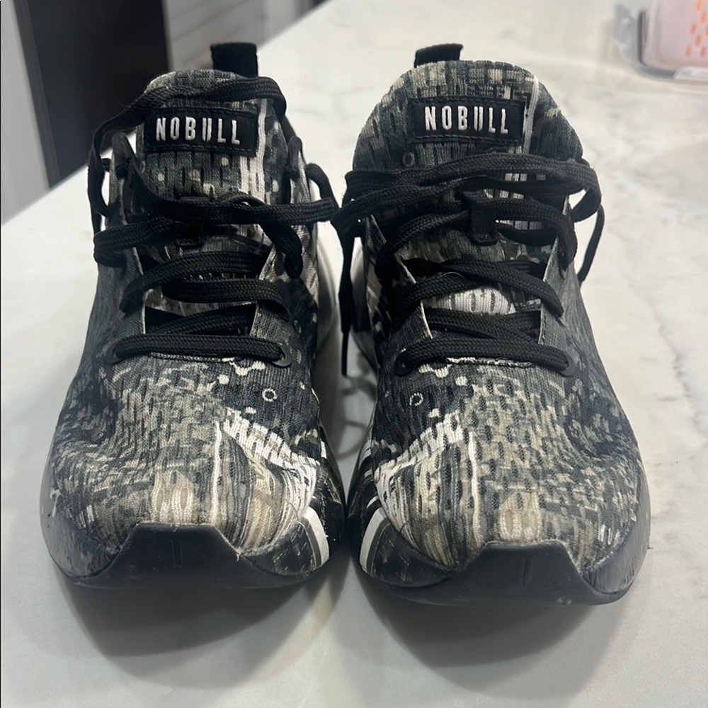 NOBULL Journey ( Runner +) women’s camo glitch sz 8.5